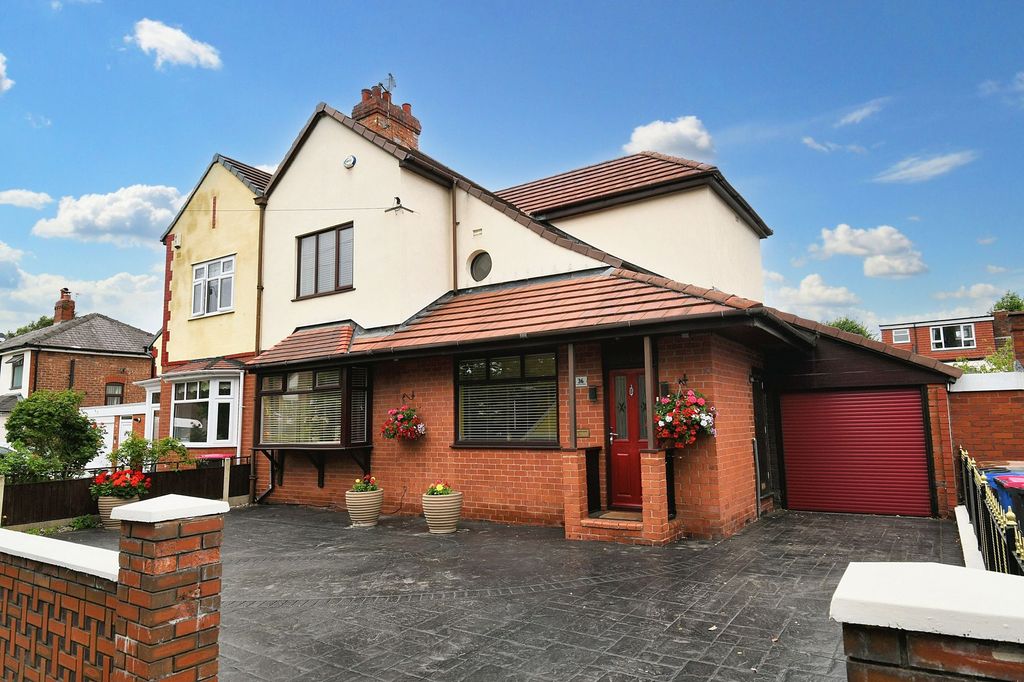 Property photo 2 of 27
