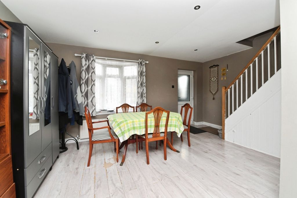 Property photo 2 of 14 Photo