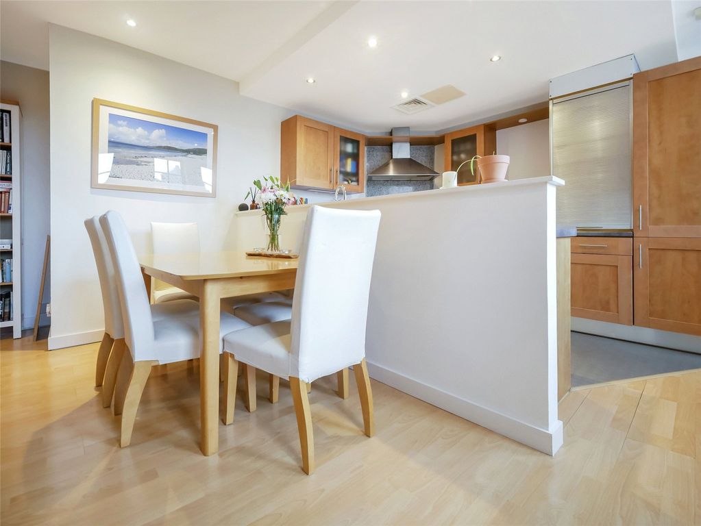 Property photo 2 of 17 Picture No. 13