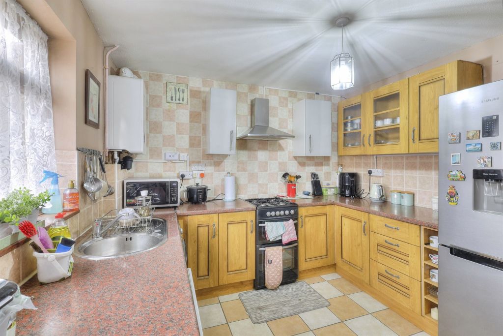 Property photo 2 of 17