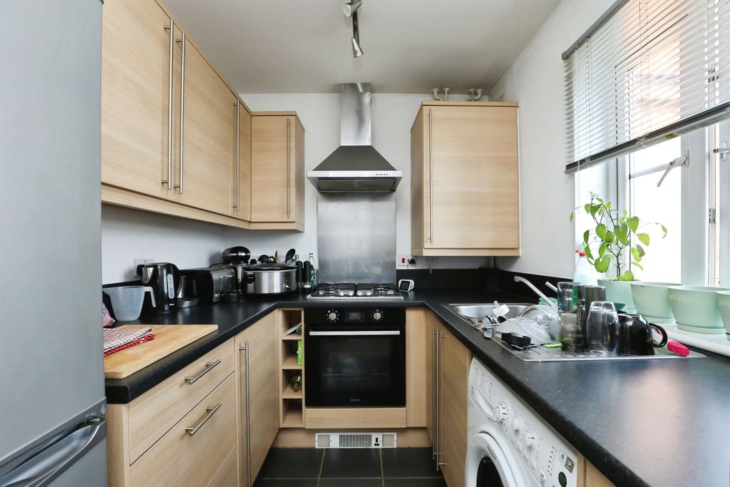 Property photo 3 of 17