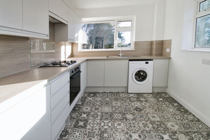 Property photo 3 of 9 Photo 6