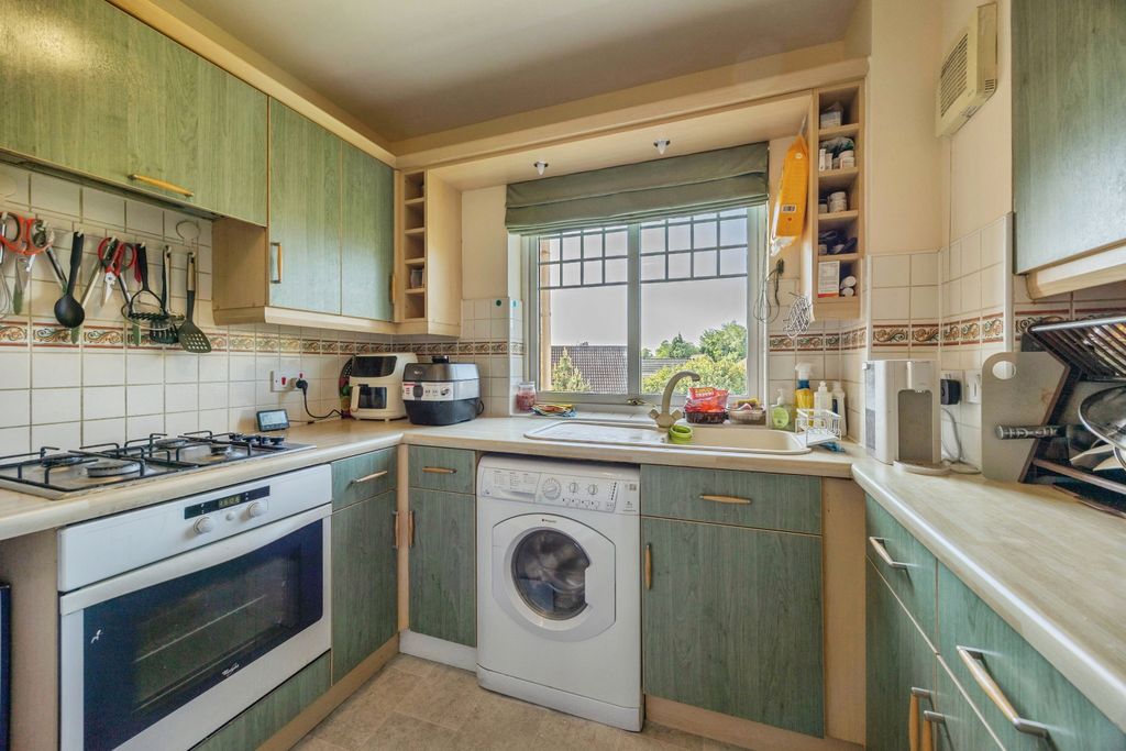 Additional image 4 of 3 bed flat for saleLindsay Gardens, Bathgate EH48