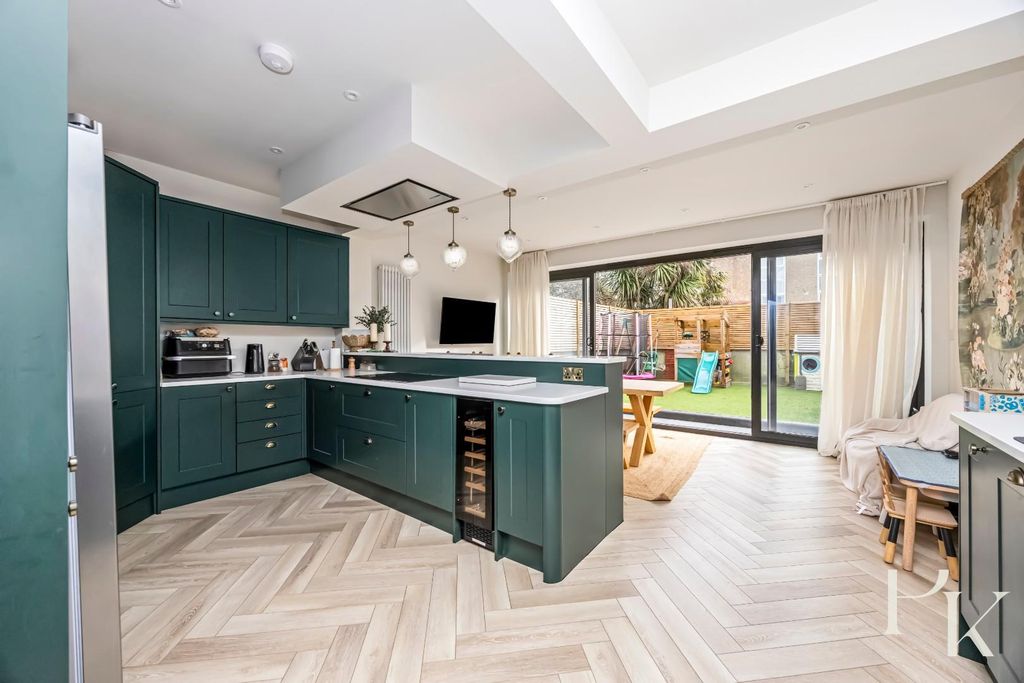 Property photo 2 of 26 Tennis Road, 1-015(1).Jpg