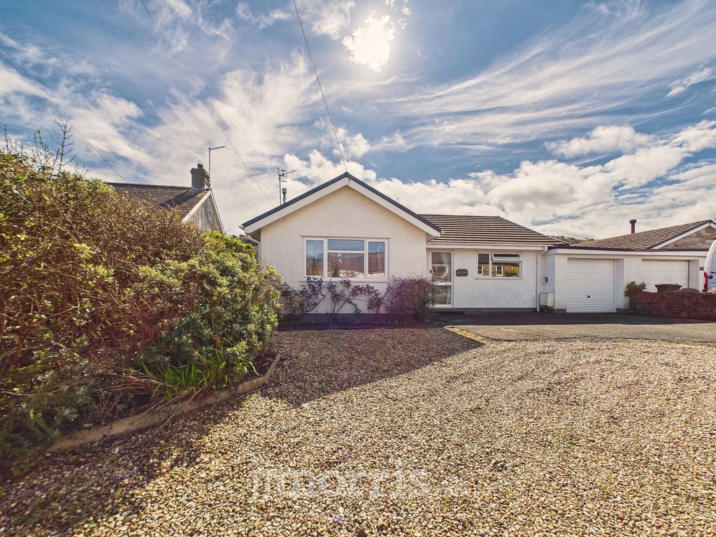 Property photo 2 of 33