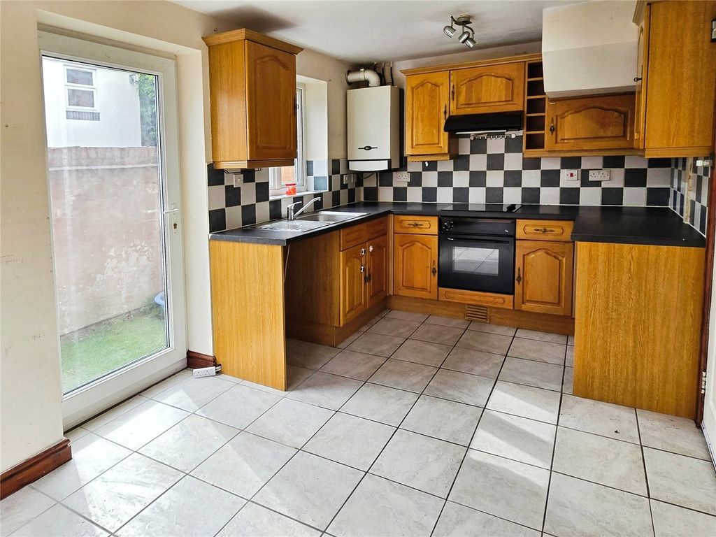 Property photo 3 of 15 Dining Kitchen