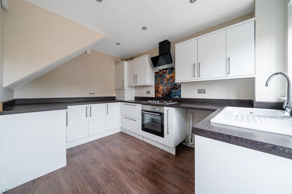 Property photo 2 of 11 1365121-7-68F5Fd7Aa7A65.Jpg