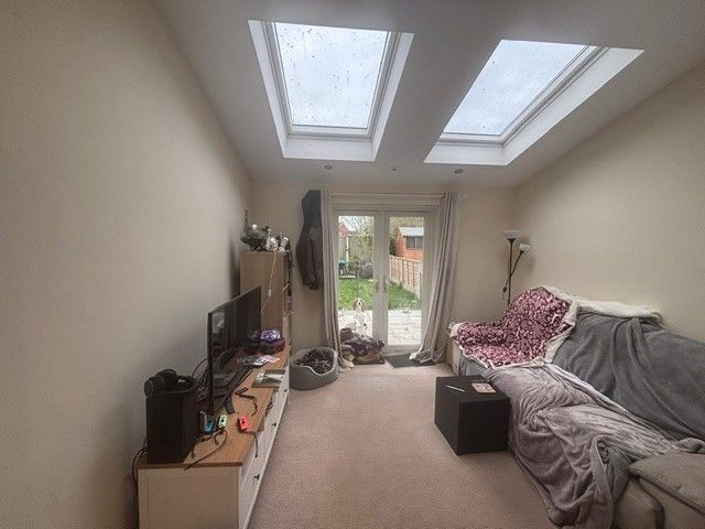 Property photo 3 of 19 Image