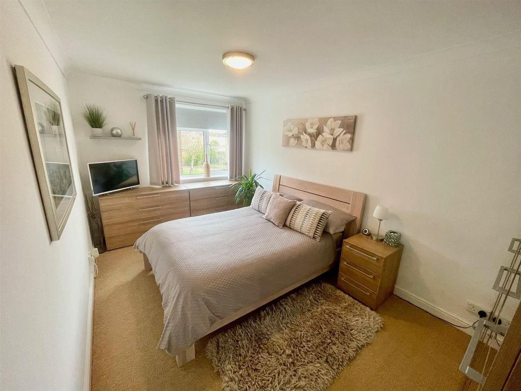 Property photo 3 of 12 Bedroom 1.Jpg