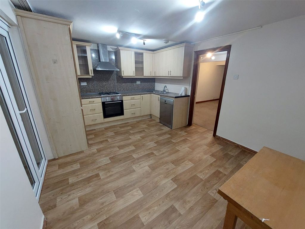 Property photo 3 of 11 Picture No. 09
