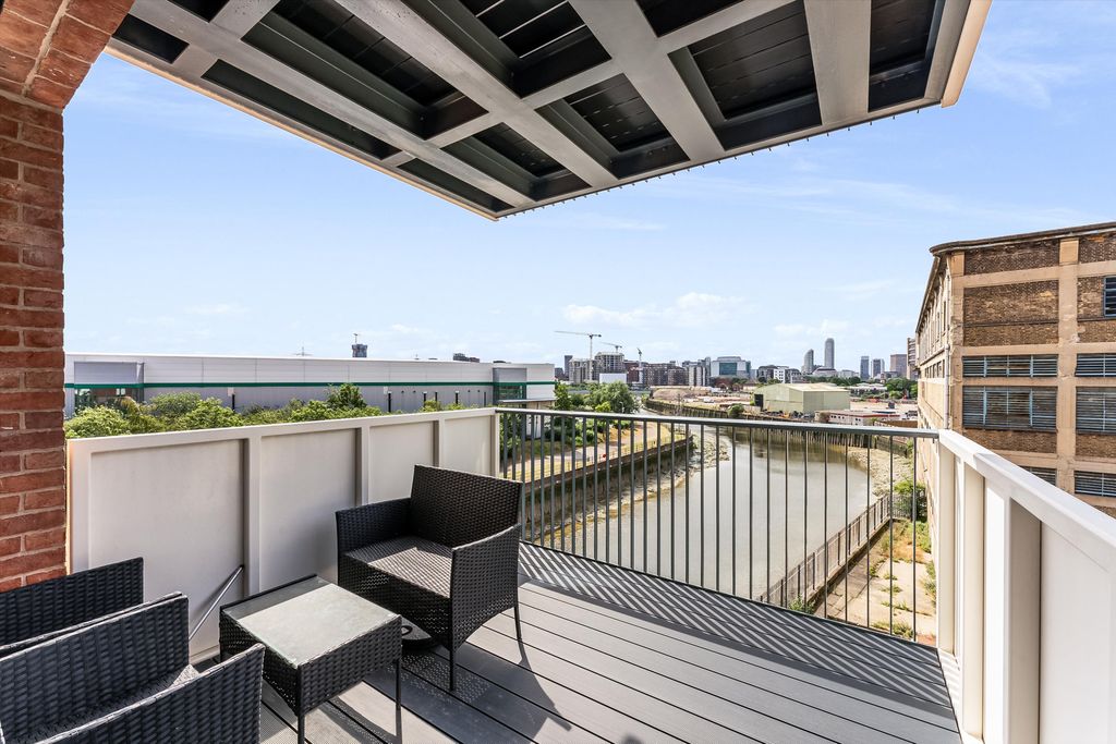 Property photo 1 of 16 Image