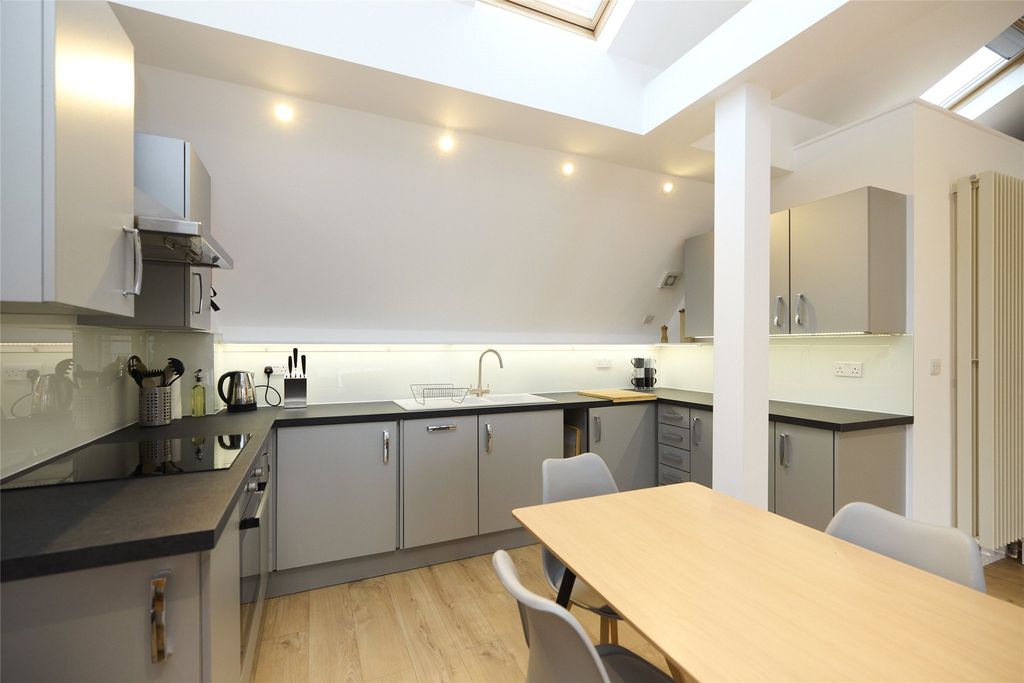 Property photo 3 of 6 Picture No. 04