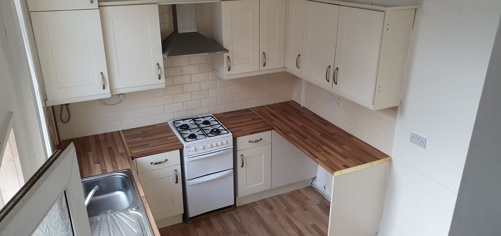 Property photo 2 of 3