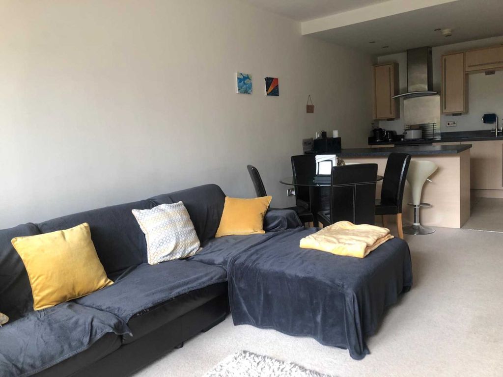 Property photo 2 of 8