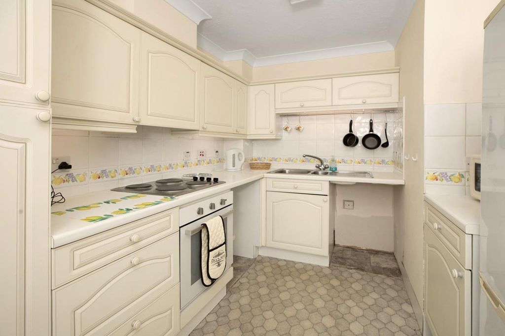 Property photo 3 of 14