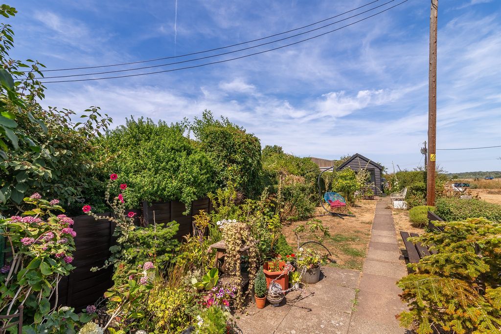 Property photo 2 of 15 Garden