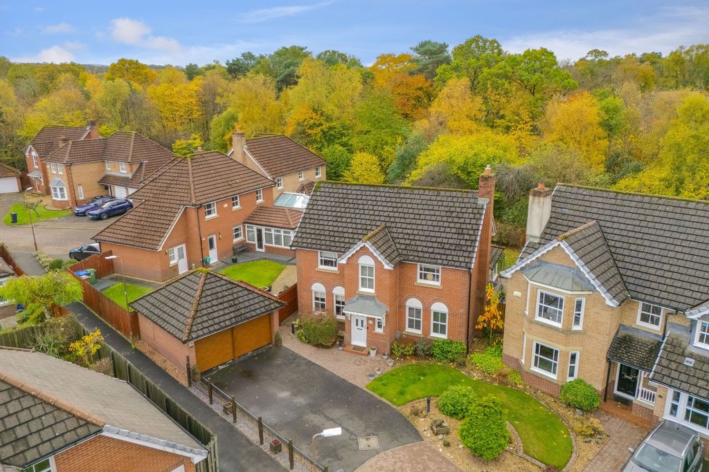 Property photo 2 of 32