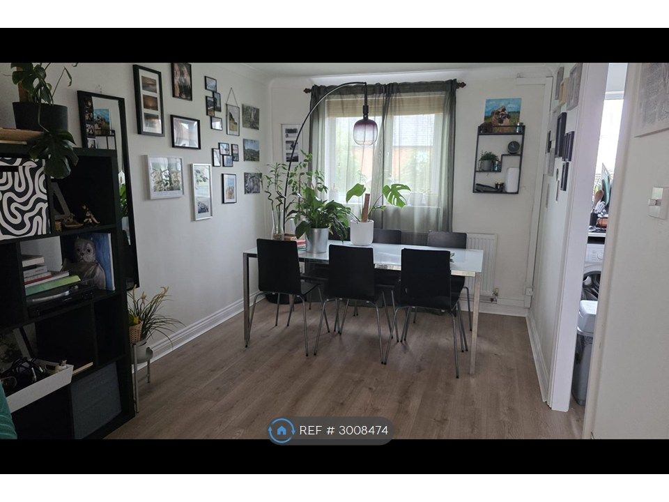 Property photo 3 of 33