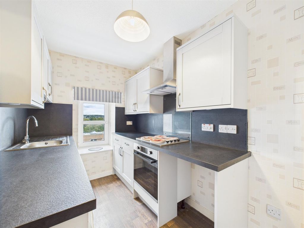 Property photo 3 of 12 Cam01486G0-Pr0761-Still003.Jpg