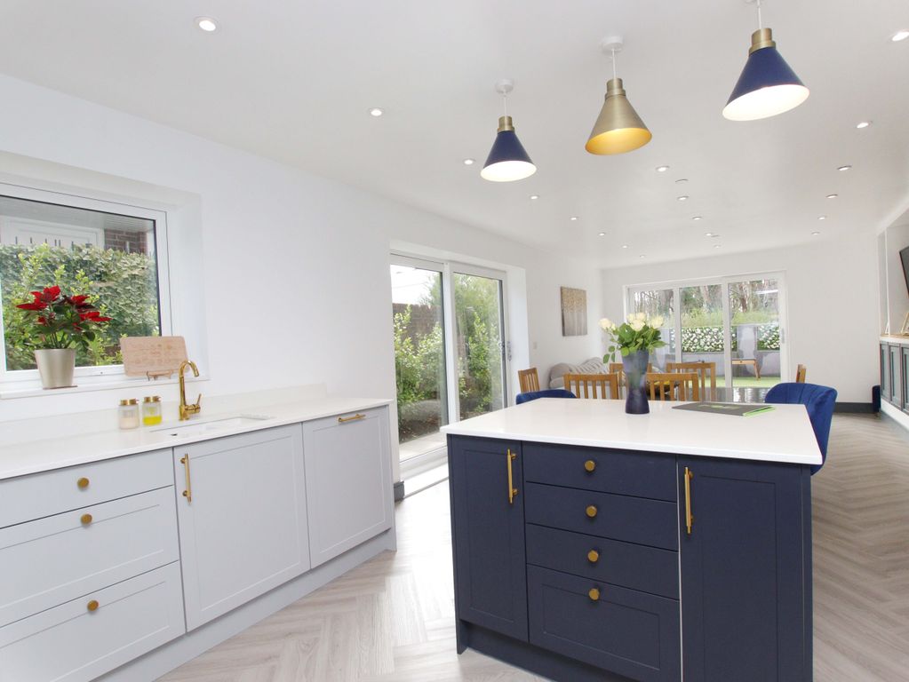 Property photo 3 of 27