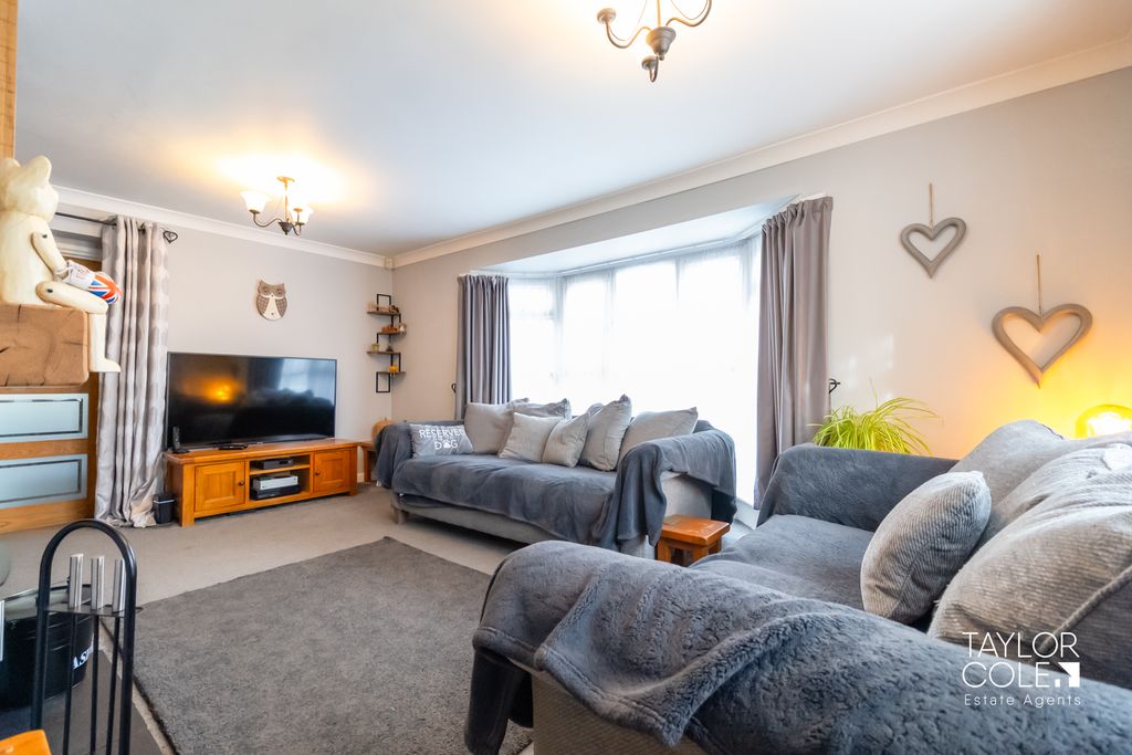 Property photo 3 of 32