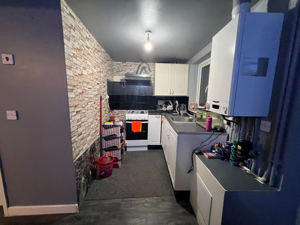 Property photo 3 of 8 Gallery