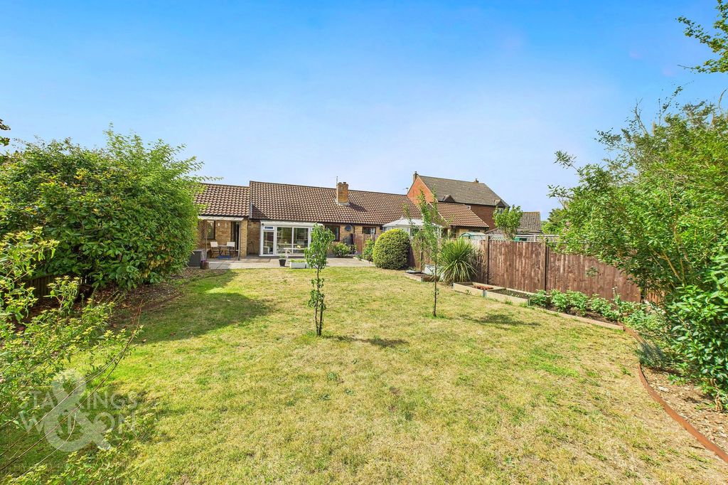 Property photo 2 of 21