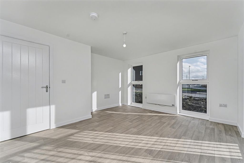 Property photo 3 of 12 20260121053030_Mmk03631_Gis4G.Jpg