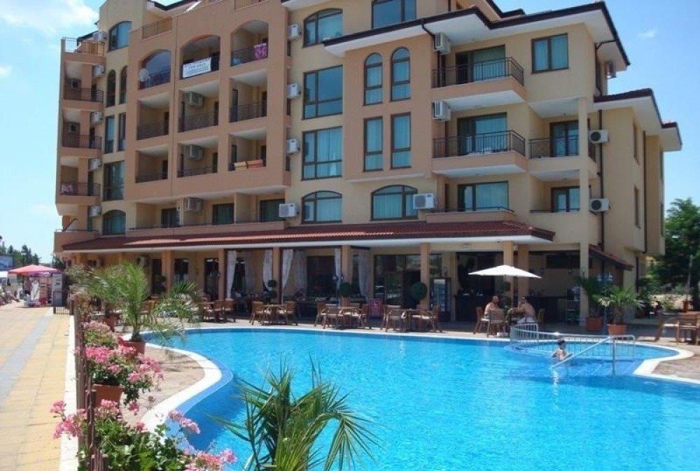 Property photo 2 of 37