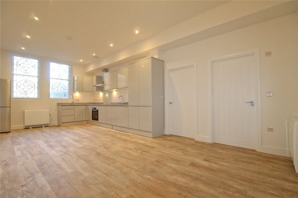 Property photo 2 of 24 Picture No. 20