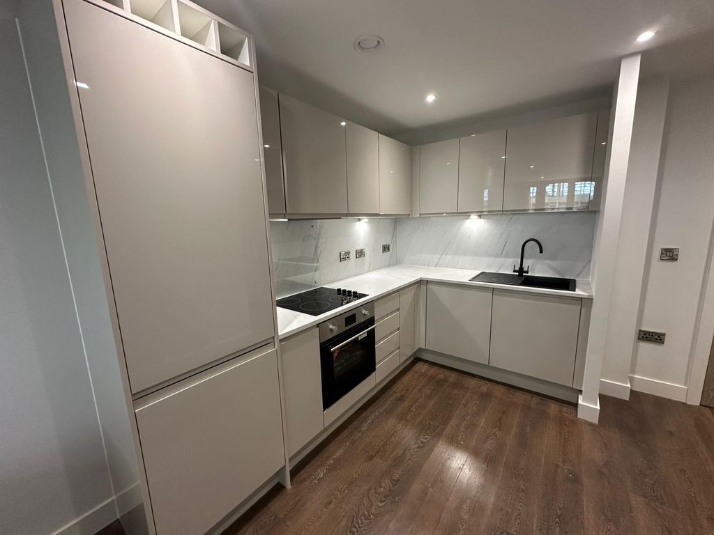 Property photo 2 of 8