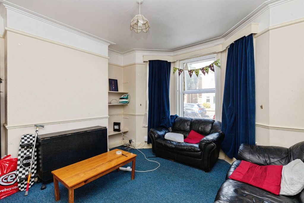 Property photo 2 of 14