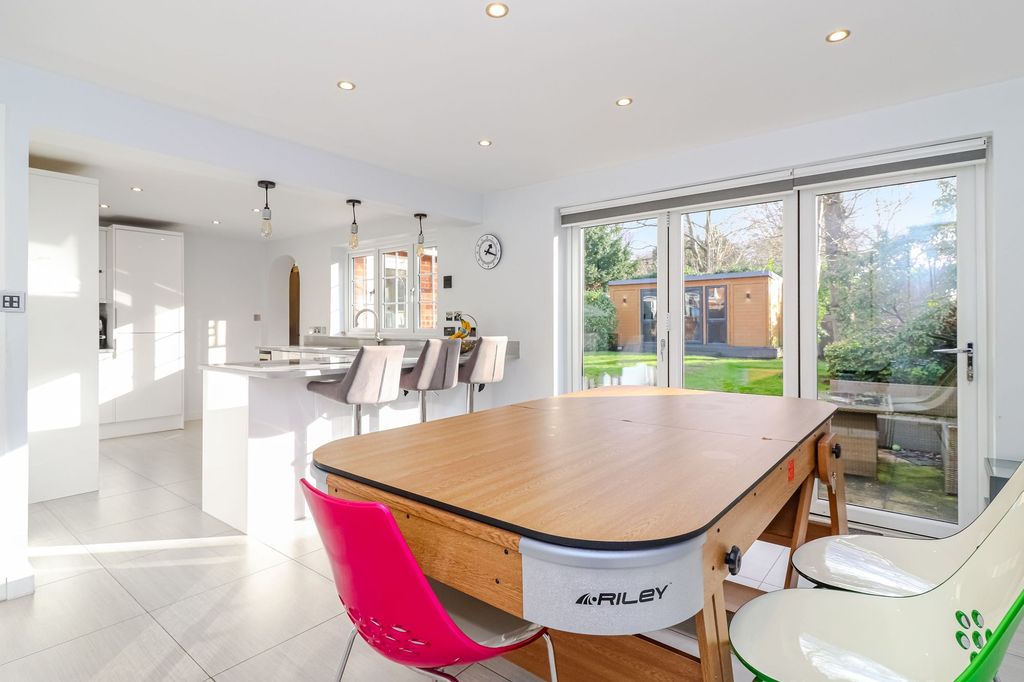 Property photo 2 of 30