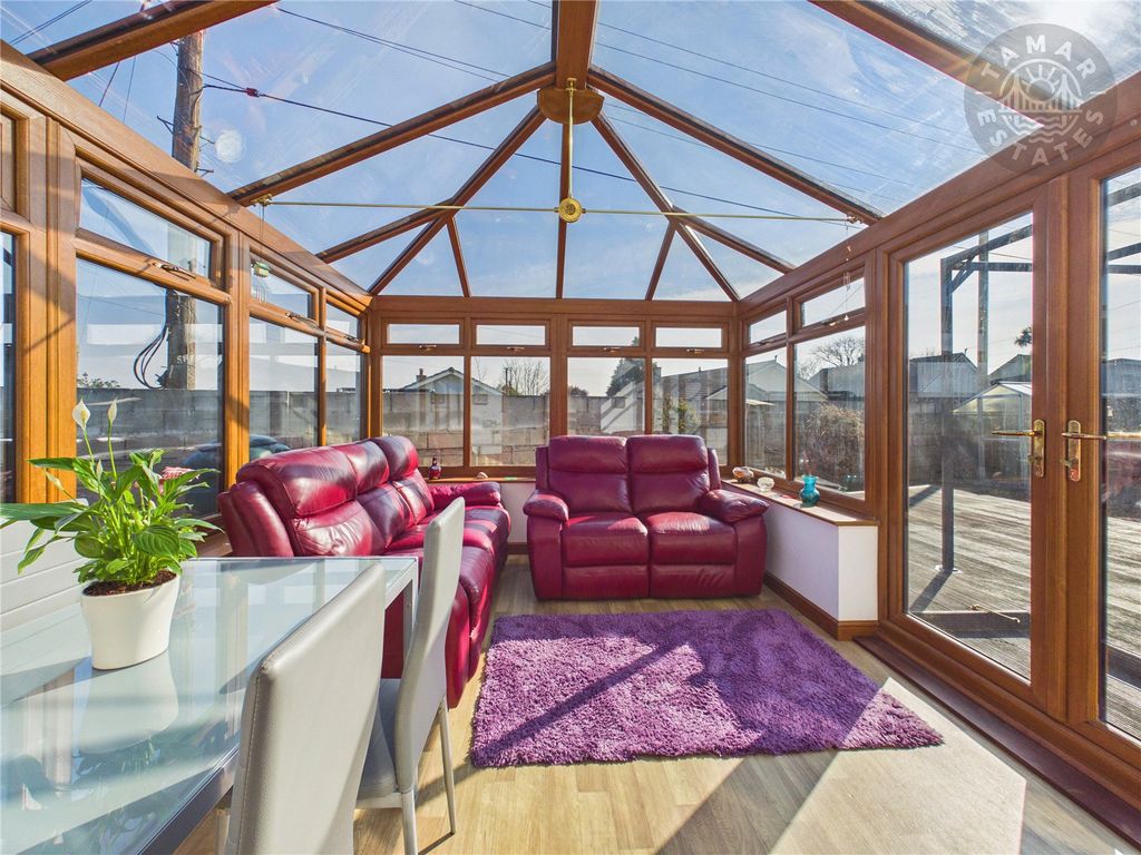 Property photo 2 of 21 Garden Room