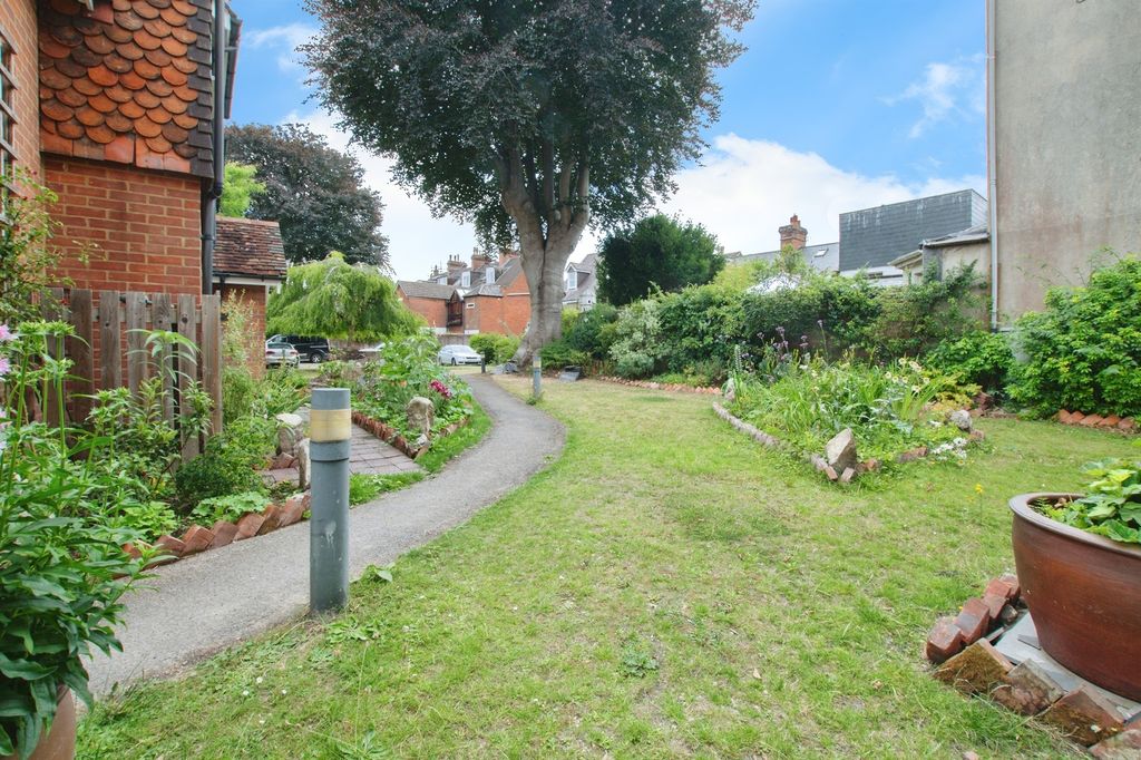 Property photo 2 of 12