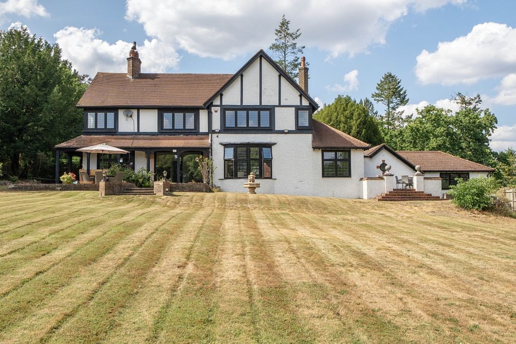 Property photo 1 of 14 1316482-17-687A67...
