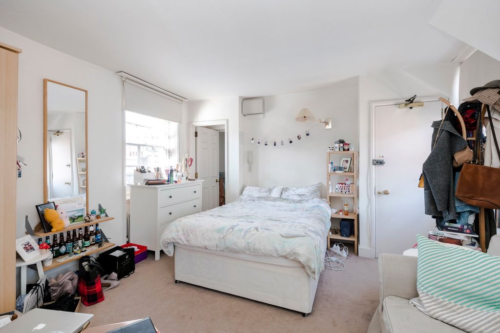 Property photo 3 of 5