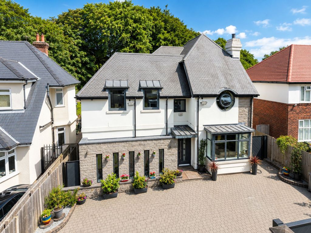 Property photo 1 of 34