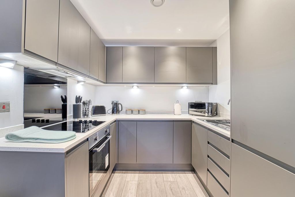 Property photo 3 of 21 1__Apartment 402_Web.Jpeg