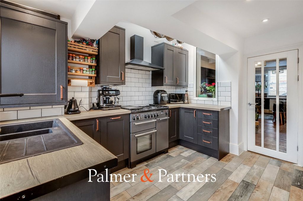 Property photo 3 of 23 Picture No. 08