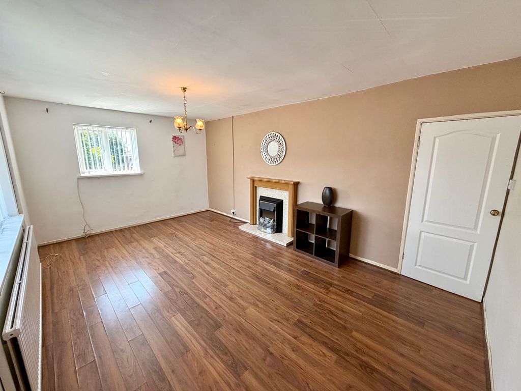 2 bed maisonette for saleBlue House Road, Cardiff CF14