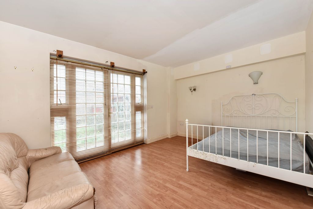 Property photo 2 of 14 Reception 1