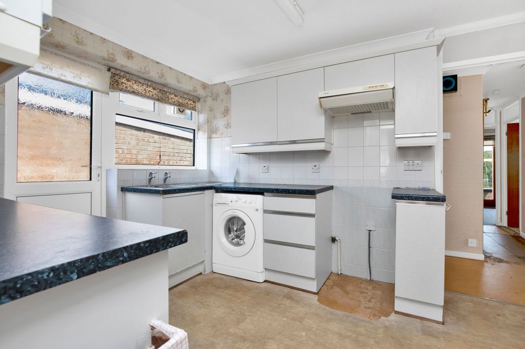 Property photo 2 of 20 Kitchen