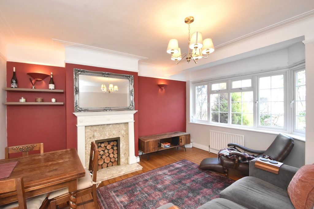 Property photo 2 of 12