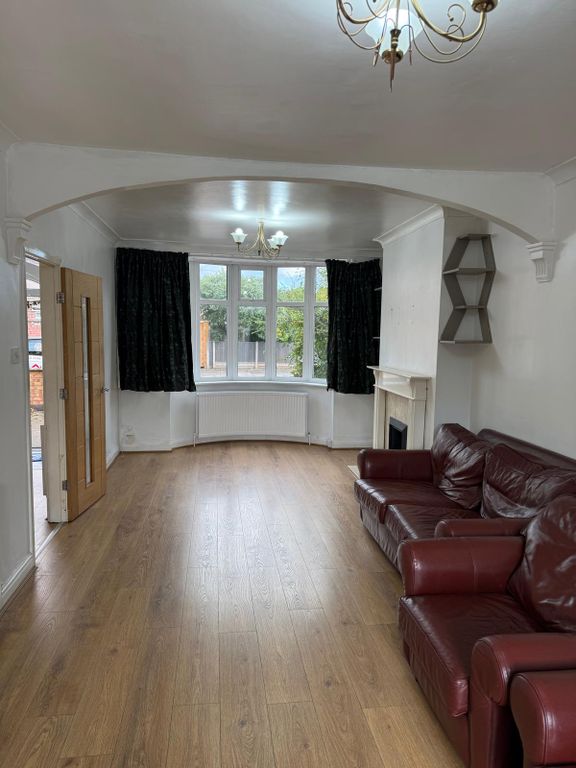 Property photo 3 of 25