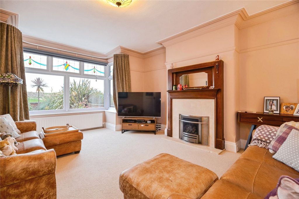 Property photo 3 of 25 Picture No. 11