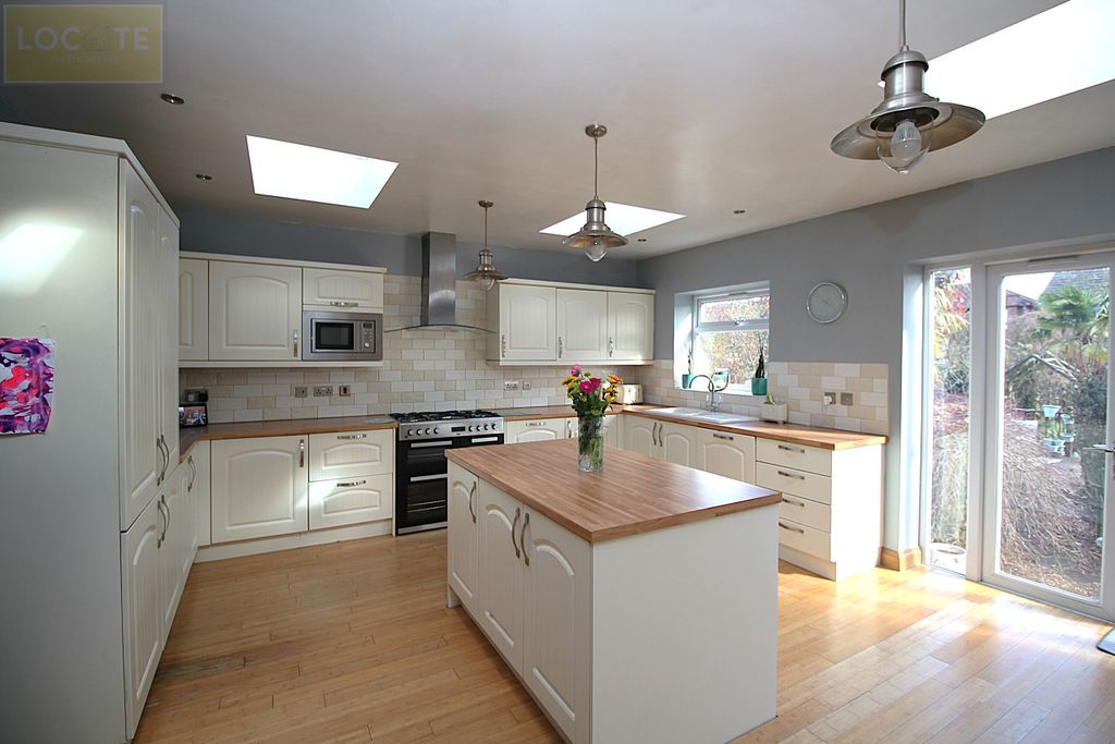 Property photo 3 of 44 Img_2072.Jpg