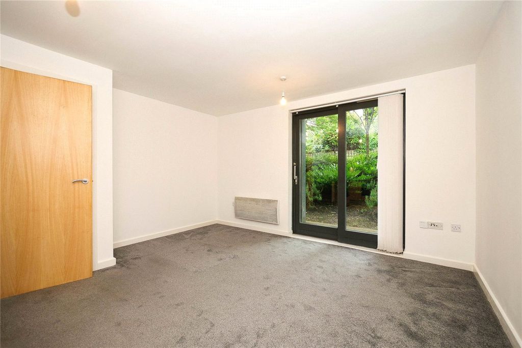 Property photo 2 of 8 Picture No. 04