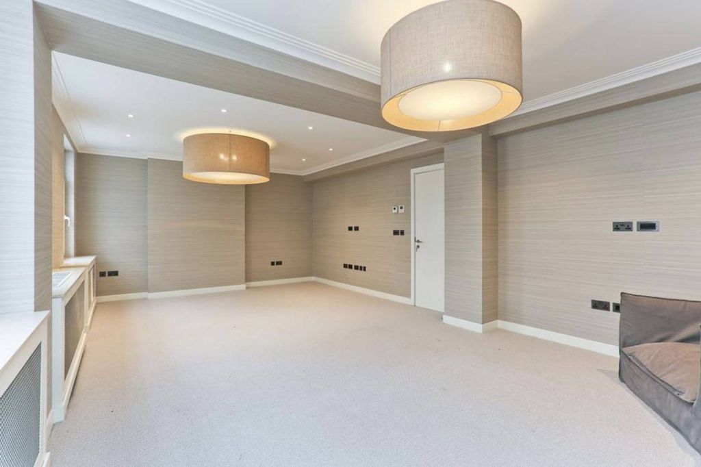 Property photo 2 of 3