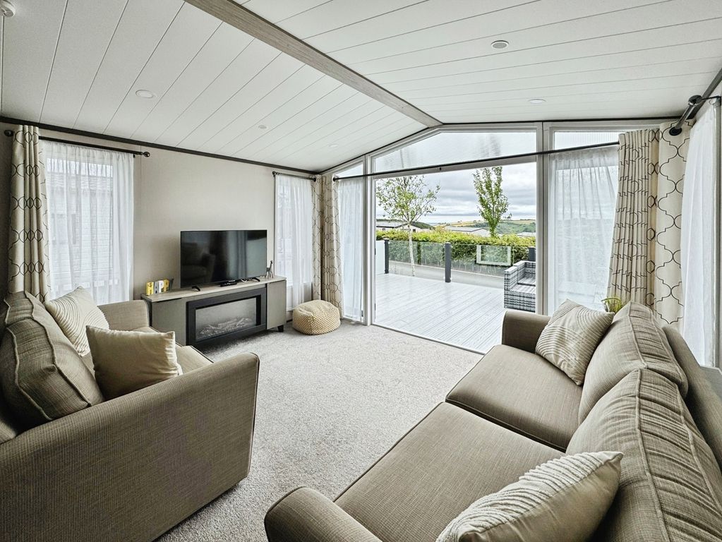 Property photo 2 of 34 Pbox-Img.Jpg